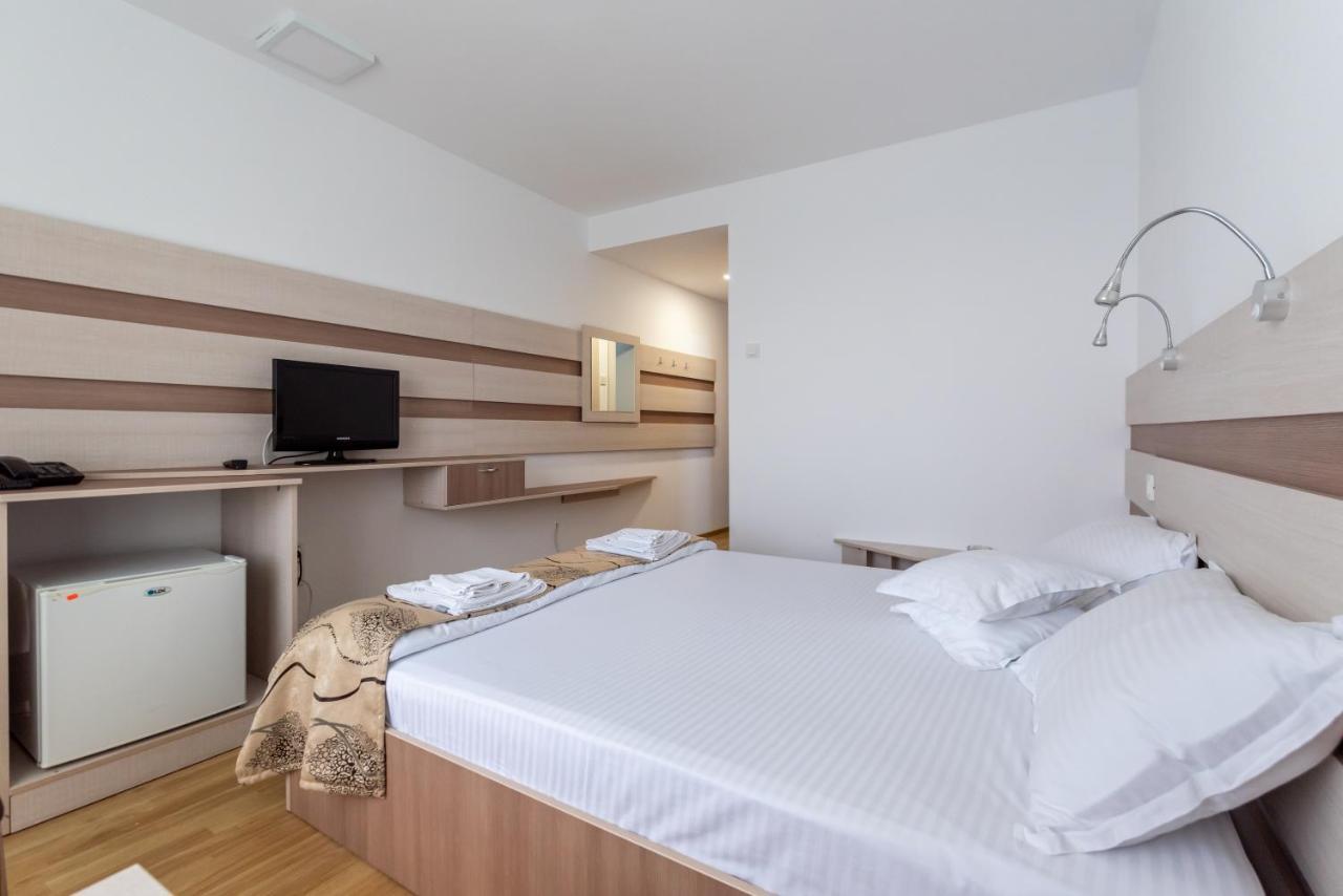 Hotel Capitol Jupiter Buitenkant foto