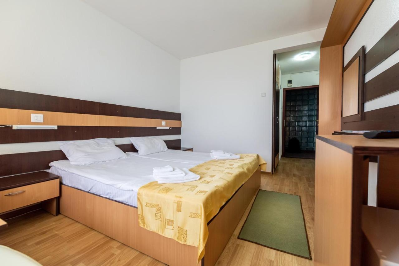 Hotel Capitol Jupiter Buitenkant foto